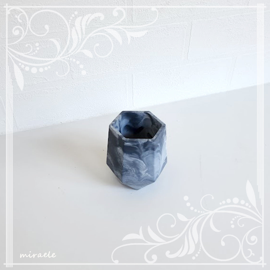 pen holder 104