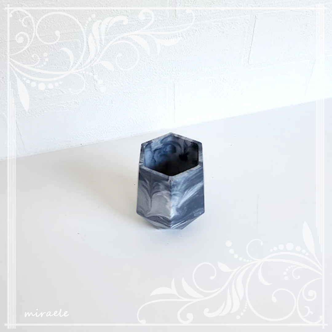 pen holder 104