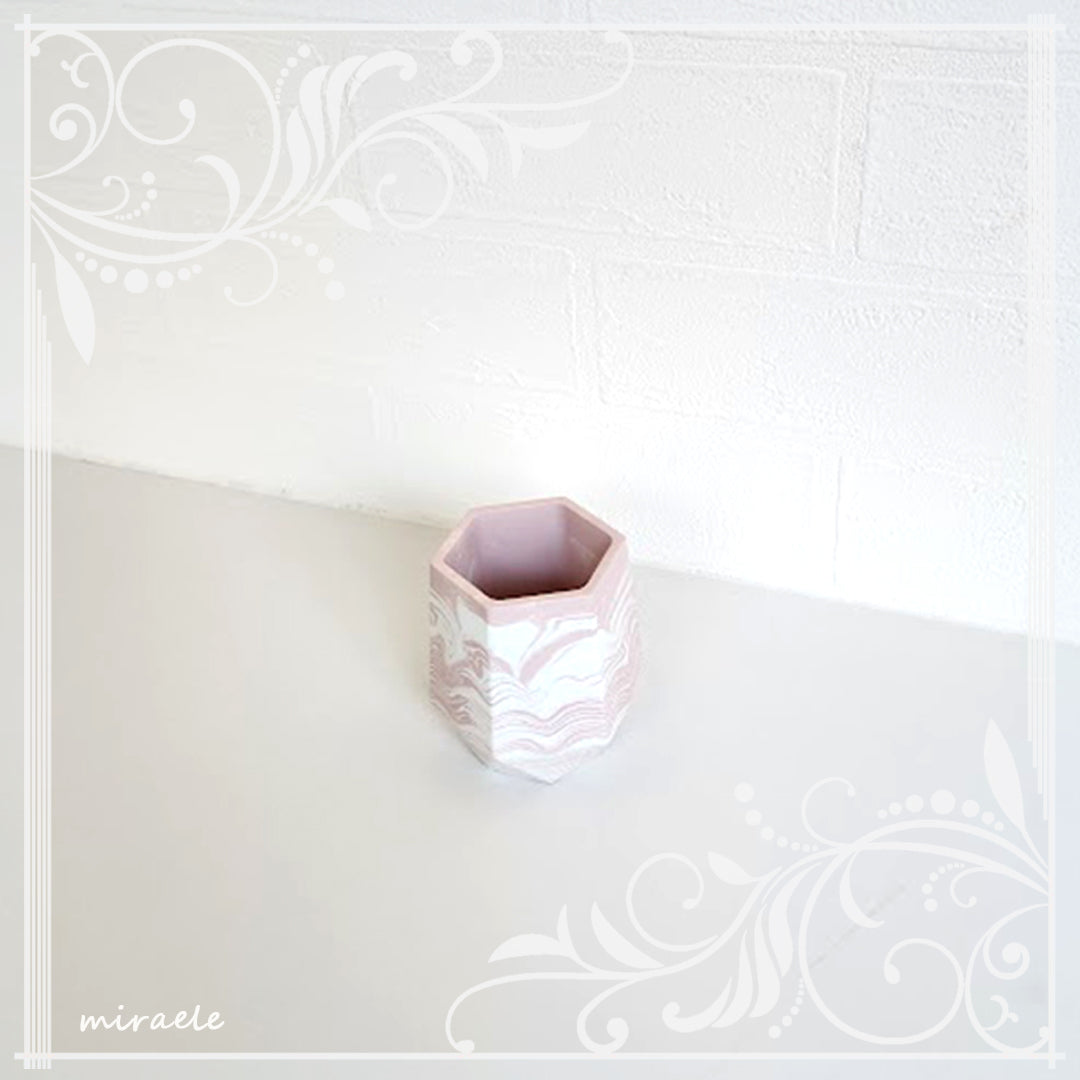 pen holder 103